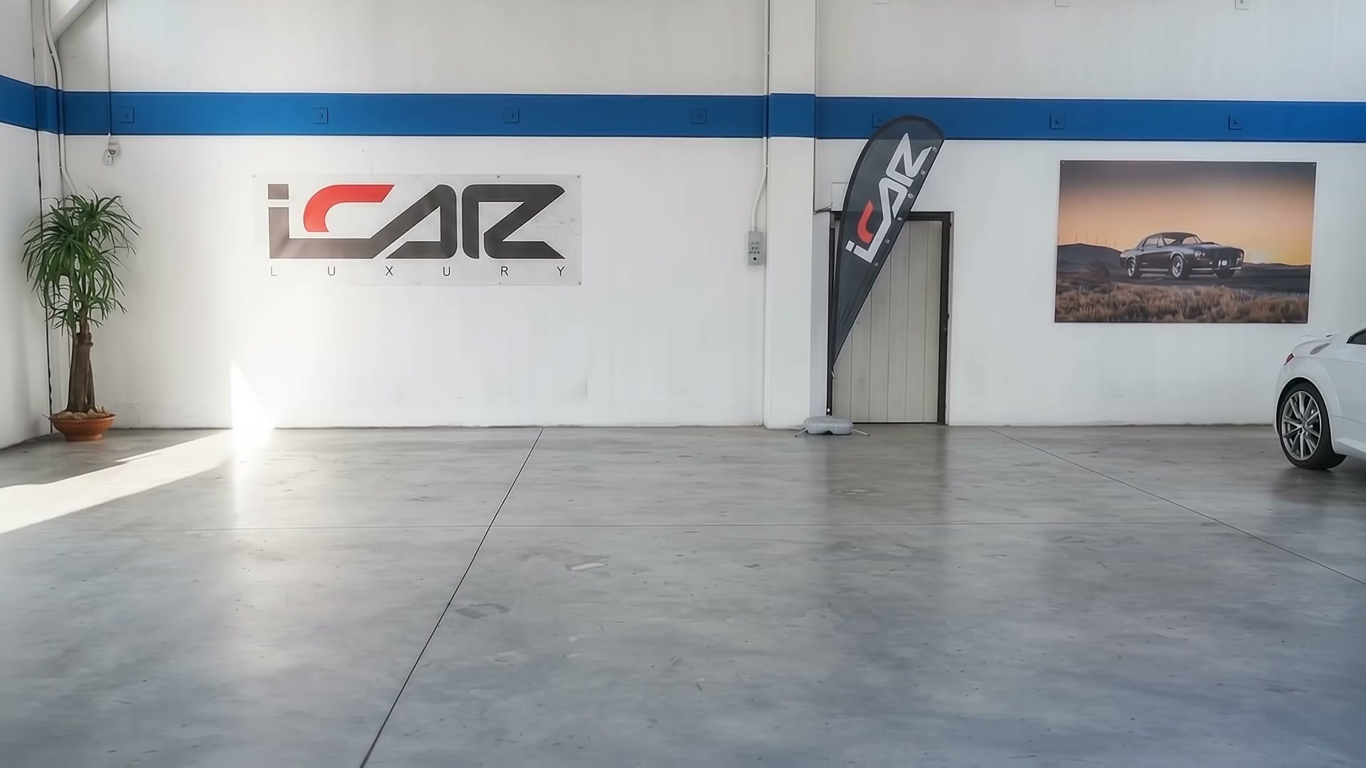 iCar Empty Showroom
