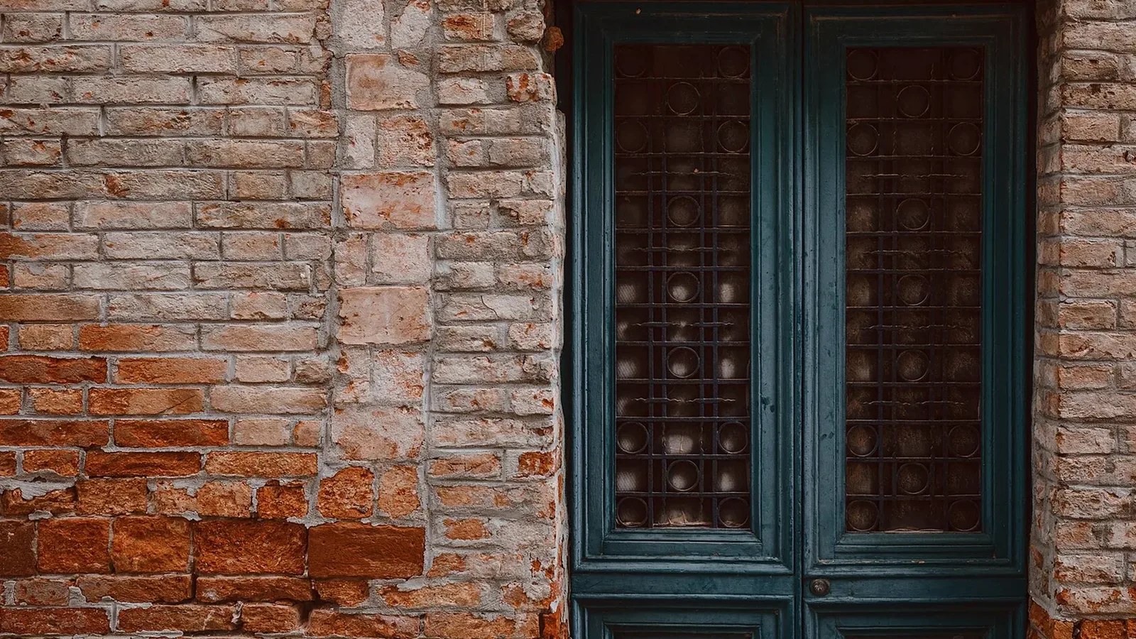Digital Storytelling for Authentic Murano Glassmakers: Combating…